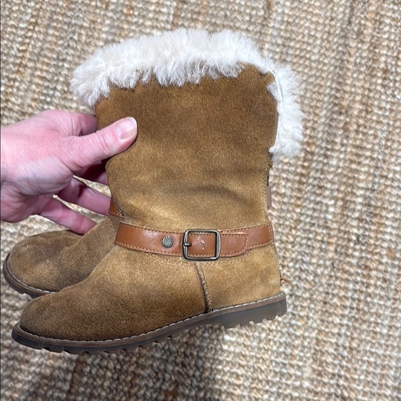 Ugg Tan Boots with Fur Trim - Picture 1 of 10